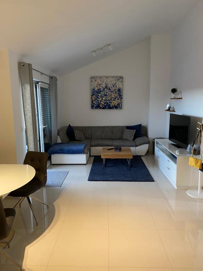 Breitling Apartments With Pool Biograd Na Moru Ngoại thất bức ảnh