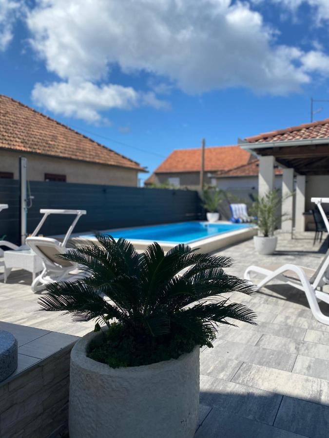 Breitling Apartments With Pool Biograd Na Moru Ngoại thất bức ảnh