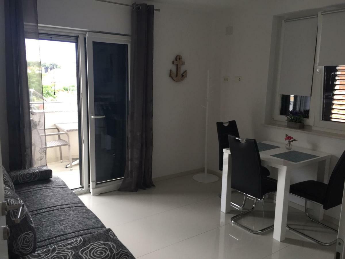 Breitling Apartments With Pool Biograd Na Moru Ngoại thất bức ảnh