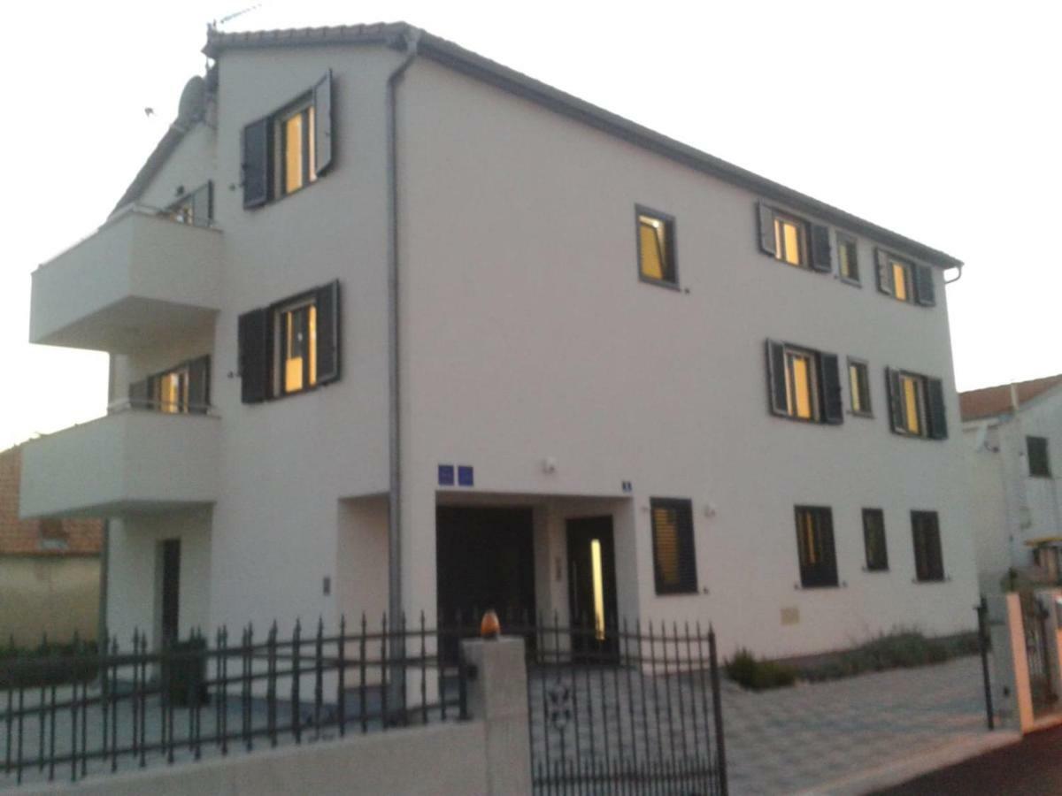 Breitling Apartments With Pool Biograd Na Moru Ngoại thất bức ảnh